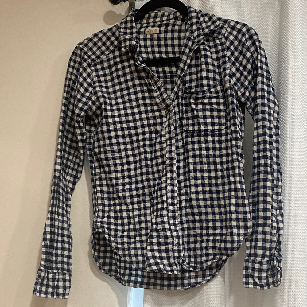 Hollister Blue and White Checkered Button-Up Flannel